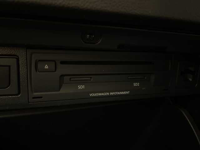 フォルクスワーゲン ポロ TSIハイライン 新潟県 2018(平30)年 4.3万km フラッシュレッド Volkswagen純正インフォテイメントシステム“Discover Pro”/・CD/DVD/BT/・ナビゲーションシステム/オールインセーフティ/・アダプティブクルーズコントロール/・プリクラッシュブレーキシステム/・ブラインドスポットディテクション/・パークディスタンスコントロール/・スタティックコーナリングライト/・リヤトラフィックアラート/・リヤビューカメラ/・オプティカルパーキングシステム/・ブレーキアシスト/ETC2.0