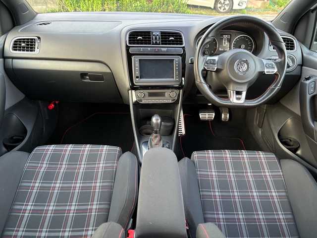 フォルクスワーゲン ポロ GTI 福岡県 2013(平25)年 6.2万km キャンディホワイト 純正ナビ/（CD/DVD/SD/USB/AUX/Bluetooth/ワンセグTV）/横滑り防止/パドルシフト/ETC/電格ミラー/スペアキー×１/保証書/取扱説明書