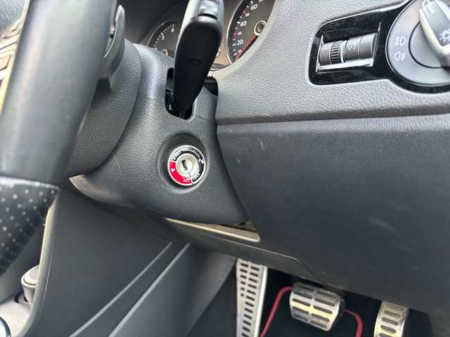 フォルクスワーゲン ポロ GTI 福岡県 2013(平25)年 6.2万km キャンディホワイト 純正ナビ/（CD/DVD/SD/USB/AUX/Bluetooth/ワンセグTV）/横滑り防止/パドルシフト/ETC/電格ミラー/スペアキー×１/保証書/取扱説明書