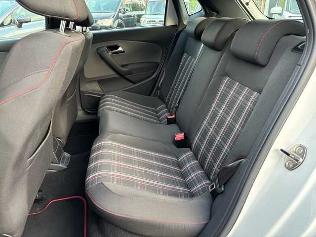 フォルクスワーゲン ポロ GTI 福岡県 2013(平25)年 6.2万km キャンディホワイト 純正ナビ/（CD/DVD/SD/USB/AUX/Bluetooth/ワンセグTV）/横滑り防止/パドルシフト/ETC/電格ミラー/スペアキー×１/保証書/取扱説明書