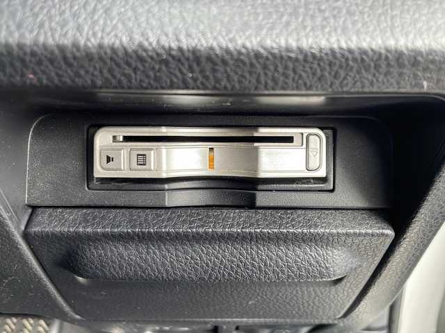 トヨタ ヴォクシー ZS 煌Ⅱ 鳥取県 2017(平29)年 10.3万km ホワイトパールクリスタルシャイン ワンオーナー/両側パワースライド/リヤクーラー/純正リヤスポイラー/純正メッキミラーカバー/純正16インチアルミ/純正フロアマット/純正ドアバイザー/社外メモリナビ/・フルセグTV、DVD、CD、SD、Bluetooth/社外フリップダウンモニター/バックカメラ/ETC/MTモード付AT/アイドリングストップ/レーンアシスト/オートハイビーム/オートライト/LEDライト/フォグランプ/横滑り防止装置/衝突被害軽減ブレーキ/スマートキー/スペアキー/新車保証書/取扱説明書