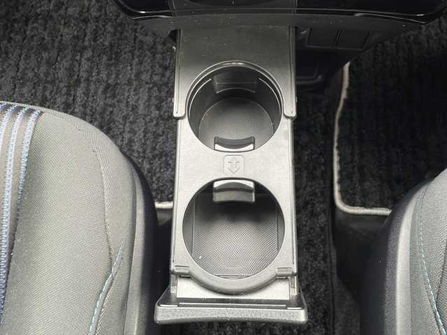 トヨタ ヴォクシー ZS 煌Ⅱ 鳥取県 2017(平29)年 10.3万km ホワイトパールクリスタルシャイン ワンオーナー/両側パワースライド/リヤクーラー/純正リヤスポイラー/純正メッキミラーカバー/純正16インチアルミ/純正フロアマット/純正ドアバイザー/社外メモリナビ/・フルセグTV、DVD、CD、SD、Bluetooth/社外フリップダウンモニター/バックカメラ/ETC/MTモード付AT/アイドリングストップ/レーンアシスト/オートハイビーム/オートライト/LEDライト/フォグランプ/横滑り防止装置/衝突被害軽減ブレーキ/スマートキー/スペアキー/新車保証書/取扱説明書