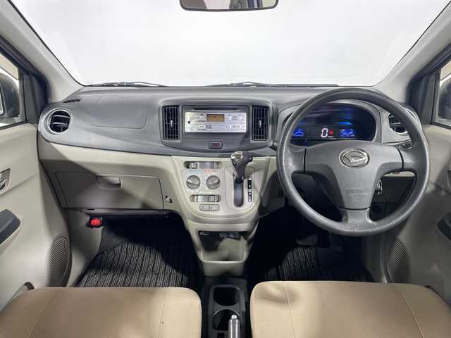 ダイハツ ミラ イース X 神奈川県 2013(平25)年 8万km ブライトシルバーメタリック 純正CDオーディオ/ヘッドライトレベライザー/リモコンキー/アイドリングストップ/電動格納ミラー/純正フロアマット/ドアバイザー/Wエアバッグ/ABS/盗難防止装置