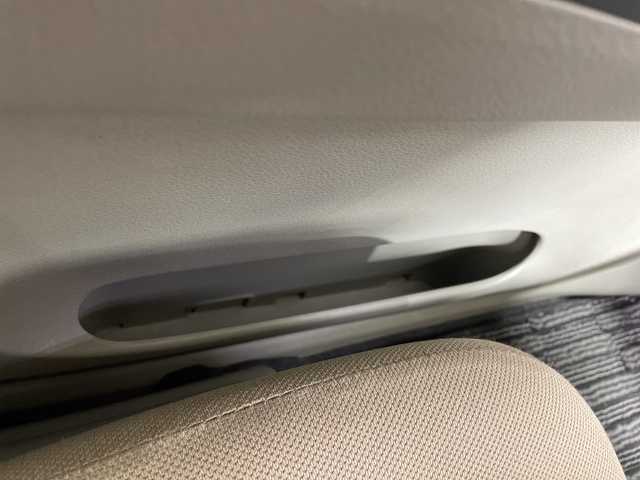 ダイハツ ミラ イース X 神奈川県 2013(平25)年 8万km ブライトシルバーメタリック 純正CDオーディオ/ヘッドライトレベライザー/リモコンキー/アイドリングストップ/電動格納ミラー/純正フロアマット/ドアバイザー/Wエアバッグ/ABS/盗難防止装置