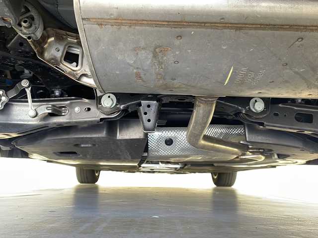 トヨタ プリウス ＰＨＶ S ナビパッケージ 栃木県 2017(平29)年 1.5万km ホワイト 純正ナビ/（BT/フルセグ/USB/AM/FM）/衝突軽減システム/車線逸脱抑制機能/横滑り防止/クルーズコントロール/電動格納ミラー/ステアリングヒーター/前席シートヒーター/ビルトインETC2.0/ドライブレコーダー/ステアリングスイッチ/純正フロアマット/フォグライト/ISOFIX/プッシュスタート/スマートキー