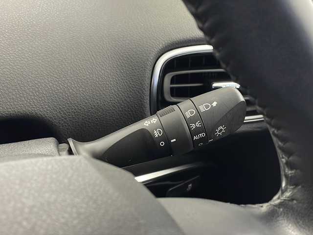 トヨタ プリウス ＰＨＶ S ナビパッケージ 栃木県 2017(平29)年 1.5万km ホワイト 純正ナビ/（BT/フルセグ/USB/AM/FM）/衝突軽減システム/車線逸脱抑制機能/横滑り防止/クルーズコントロール/電動格納ミラー/ステアリングヒーター/前席シートヒーター/ビルトインETC2.0/ドライブレコーダー/ステアリングスイッチ/純正フロアマット/フォグライト/ISOFIX/プッシュスタート/スマートキー