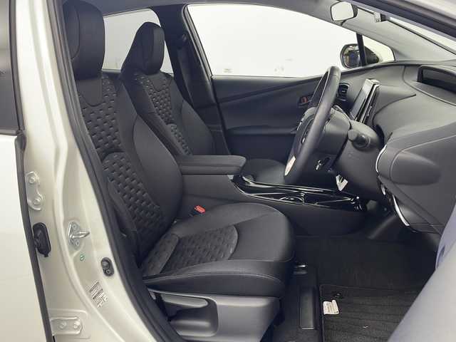 トヨタ プリウス ＰＨＶ S ナビパッケージ 栃木県 2017(平29)年 1.5万km ホワイト 純正ナビ/（BT/フルセグ/USB/AM/FM）/衝突軽減システム/車線逸脱抑制機能/横滑り防止/クルーズコントロール/電動格納ミラー/ステアリングヒーター/前席シートヒーター/ビルトインETC2.0/ドライブレコーダー/ステアリングスイッチ/純正フロアマット/フォグライト/ISOFIX/プッシュスタート/スマートキー