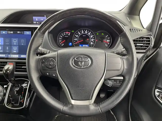 トヨタ ノア Si ダブルバイビーⅢ 宮城県 2020(令2)年 7万km ホワイトパールクリスタルシャイン モデリスタエアロ/純正１０型ナビ/１２型後席モニター/両側パワースライドドア/バック/フロントカメラ/クルーズコントロール/プリクラッシュセーフティ/レーンディパーチャーアラート/オートマチックハイビーム/トヨタセーフティセンス/専用ハーフレザーシート/クリアランスソナー/ETC/ドライブレコーダー/TVキャンセラー/禁煙車