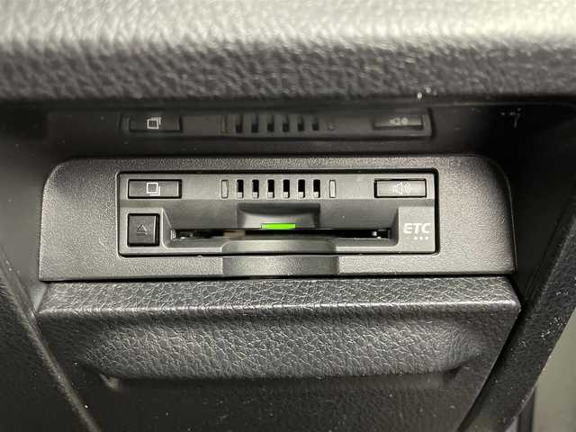 トヨタ ノア Si ダブルバイビーⅢ 宮城県 2020(令2)年 7万km ホワイトパールクリスタルシャイン モデリスタエアロ/純正１０型ナビ/１２型後席モニター/両側パワースライドドア/バック/フロントカメラ/クルーズコントロール/プリクラッシュセーフティ/レーンディパーチャーアラート/オートマチックハイビーム/トヨタセーフティセンス/専用ハーフレザーシート/クリアランスソナー/ETC/ドライブレコーダー/TVキャンセラー/禁煙車