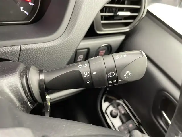 トヨタ ノア Si ダブルバイビーⅢ 宮城県 2020(令2)年 7万km ホワイトパールクリスタルシャイン モデリスタエアロ/純正１０型ナビ/１２型後席モニター/両側パワースライドドア/バック/フロントカメラ/クルーズコントロール/プリクラッシュセーフティ/レーンディパーチャーアラート/オートマチックハイビーム/トヨタセーフティセンス/専用ハーフレザーシート/クリアランスソナー/ETC/ドライブレコーダー/TVキャンセラー/禁煙車