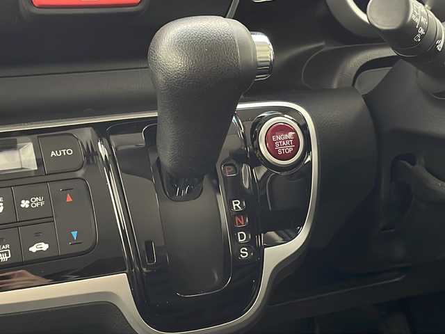 ホンダ Ｎ ＢＯＸ カスタム G ターボ Lパッケージ 千葉県 2016(平28)年 7万km ポリッシュドメタルメタリック 純正ナビ/　DVD/CD/BT/AM/FM/フルセグTV/ステアリングスイッチ/バックカメラ/アイドリングストップ/クルーズコントロール/両側パワースライドドア/パドルシフト/純正アルミホイール/ドアバイザー/フロアマット/ウインカーミラー/ハーフレザーシート/ベンチシート/チップアップシート/キセノンヘッドライト/フォグランプ