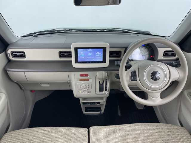 スズキ ラパン L 愛知県 2024(令6)年 0.3万km トラッドカーキメタリック 禁煙車/純正7インチナビ/(フルセグTV/CD/DVD/USB/Bluetooth)/バックカメラ/スズキセーフティシステム/・衝突軽減ブレーキ/・車線逸脱警報/・アイドリングストップ/後部コーナーセンサー/シートヒーター/ステアリングリモコン/電動格納ミラー/ドアバイザー/プッシュスタート/スマートキー/LEDヘッドライト/オートライト/盗難防止装置