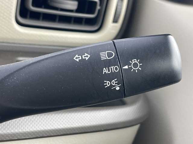 スズキ ラパン L 愛知県 2024(令6)年 0.3万km トラッドカーキメタリック 禁煙車/純正7インチナビ/(フルセグTV/CD/DVD/USB/Bluetooth)/バックカメラ/スズキセーフティシステム/・衝突軽減ブレーキ/・車線逸脱警報/・アイドリングストップ/後部コーナーセンサー/シートヒーター/ステアリングリモコン/電動格納ミラー/ドアバイザー/プッシュスタート/スマートキー/LEDヘッドライト/オートライト/盗難防止装置