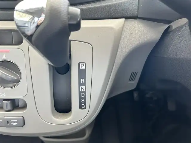ダイハツ ミラ イース X スマートセレクションSA 長崎県 2014(平26)年 3.2万km パールホワイトⅢ リモコンキー/スペアキー/純正ミュージックプレーヤー(FM/AM/CD/AUX)/純正アルミホイール/純正フロアマット/ABS/横滑り防止装置/盗難防止装置/衝突被害軽減システム/取扱説明書/記録簿/保証書