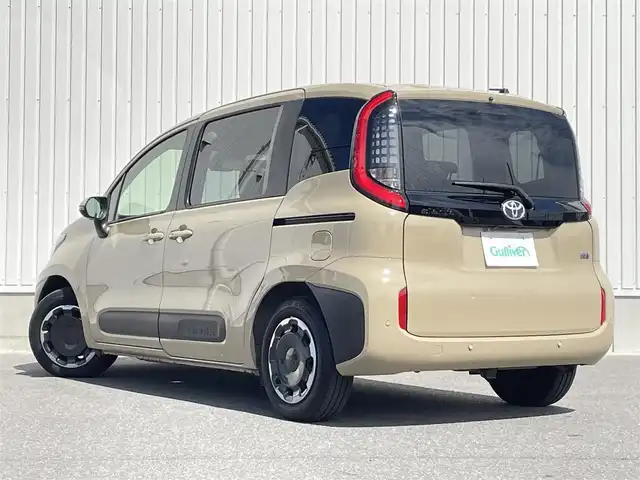 トヨタ シエンタ ハイブリッド 群馬県 2023(令5)年 1.5万km ベージュ 純正10.5インチナビ/(AM/FM/TV/BT/USB)/両側パワースライドドア/パノラミックビューモニター/トヨタセーフティーセンス/プロアクティブドライビングアシスト/プリクラッシュセーフティー/パーキングサポートブレーキ/ブラインドスポットモニター/レーンディパーチャーアラート/後退時車両検知警報/ロードサインアシスト/クリアランスソナー/レーダークルーズコントロール/横滑り防止機能/ETC/AUTOライト/AUTOハイビーム/社外フロアマット/ステアリングリモコン/後席サンシェード/ECO/POWERモード/保証書/取扱説明書/記録簿/スペアキー1