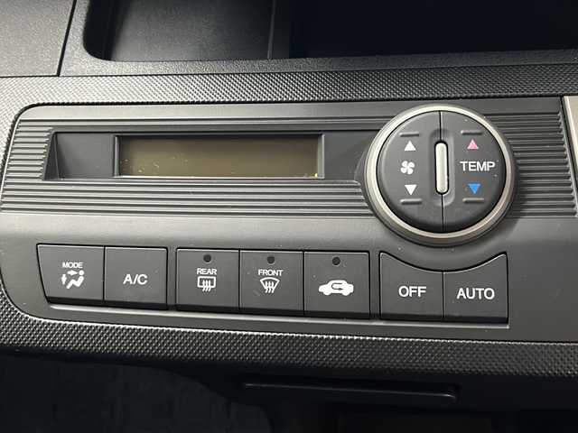 ホンダ フリード G ジャストセレクション 長崎県 2011(平23)年 9.4万km ポリッシュドメタルメタリック ストラーダHDDナビ/・DVD/・フルセグ/アルパインフリップダウンモニター/左側パワースライドドア/オートライト/キセノンライト/ドアバイザー/フロアマット/キーレス/ETC/電格ウィンカーミラー