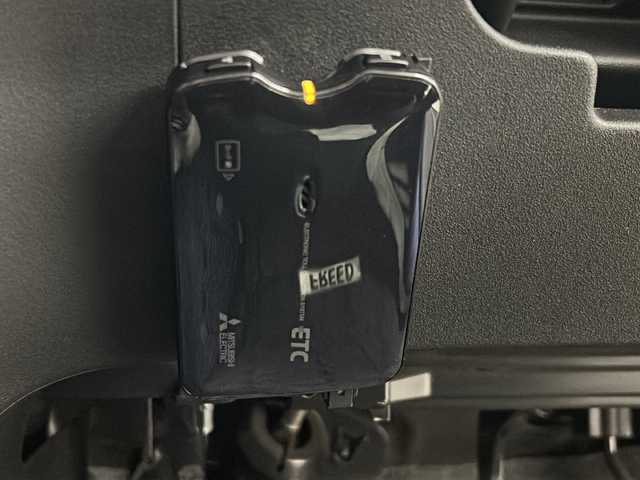 ホンダ フリード G ジャストセレクション 長崎県 2011(平23)年 9.4万km ポリッシュドメタルメタリック ストラーダHDDナビ/・DVD/・フルセグ/アルパインフリップダウンモニター/左側パワースライドドア/オートライト/キセノンライト/ドアバイザー/フロアマット/キーレス/ETC/電格ウィンカーミラー