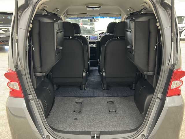 ホンダ フリード G ジャストセレクション 長崎県 2011(平23)年 9.4万km ポリッシュドメタルメタリック ストラーダHDDナビ/・DVD/・フルセグ/アルパインフリップダウンモニター/左側パワースライドドア/オートライト/キセノンライト/ドアバイザー/フロアマット/キーレス/ETC/電格ウィンカーミラー