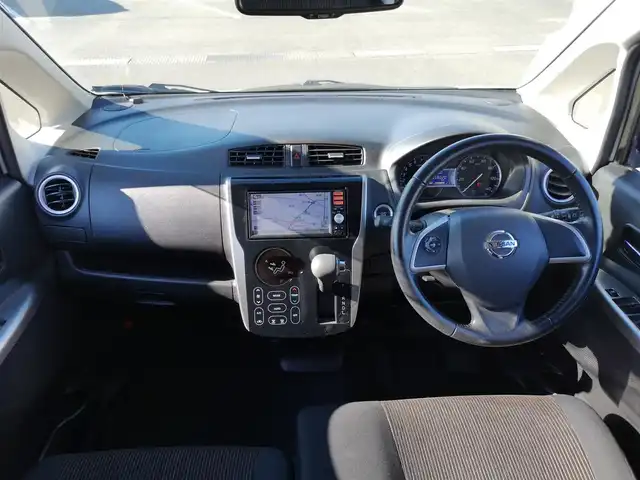 日産 デイズ ハイウェイスターG ターボ 茨城県 2014(平26)年 5.9万km ホワイトパール 純正ナビ/【CD・TV・SD・iPod・ラジオ・USB・ウォークマン・VTR・AUX】/全方位カメラ/ETC/オートライト/Fフォグ/キセノンライト/オートエアコン/横滑り防止装置/純正フロアマット/純正アルミホイール/電格ミラー/ウインカーミラー/ドアバイザー