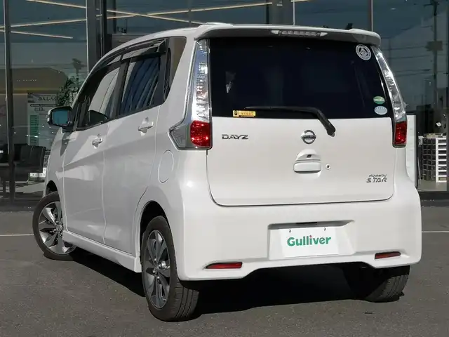 日産 デイズ ハイウェイスターG ターボ 茨城県 2014(平26)年 5.9万km ホワイトパール 純正ナビ/【CD・TV・SD・iPod・ラジオ・USB・ウォークマン・VTR・AUX】/全方位カメラ/ETC/オートライト/Fフォグ/キセノンライト/オートエアコン/横滑り防止装置/純正フロアマット/純正アルミホイール/電格ミラー/ウインカーミラー/ドアバイザー