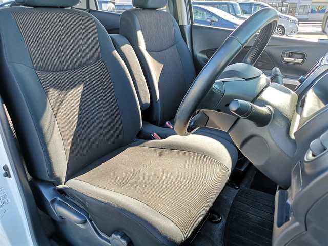 日産 デイズ ハイウェイスターG ターボ 茨城県 2014(平26)年 5.9万km ホワイトパール 純正ナビ/【CD・TV・SD・iPod・ラジオ・USB・ウォークマン・VTR・AUX】/全方位カメラ/ETC/オートライト/Fフォグ/キセノンライト/オートエアコン/横滑り防止装置/純正フロアマット/純正アルミホイール/電格ミラー/ウインカーミラー/ドアバイザー