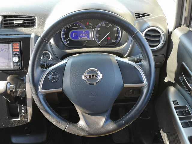 日産 デイズ ハイウェイスターG ターボ 茨城県 2014(平26)年 5.9万km ホワイトパール 純正ナビ/【CD・TV・SD・iPod・ラジオ・USB・ウォークマン・VTR・AUX】/全方位カメラ/ETC/オートライト/Fフォグ/キセノンライト/オートエアコン/横滑り防止装置/純正フロアマット/純正アルミホイール/電格ミラー/ウインカーミラー/ドアバイザー