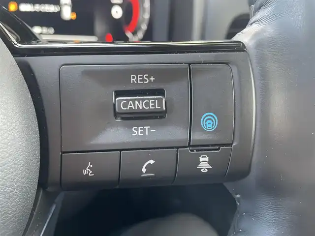 日産 エクストレイル G e－4ORCE 宮城県 2024(令6)年 1.4万km ゴールドⅡ 色コード：XEW　(シェルブロンド/スーパーブラック)//ワンオーナー//プロパイロット//パーキングアシスト//デジタルインナーミラー//純正メモリナビ//AM/FM/USB/BT/フルセグテレビ/スマートフォン連携//前席パワーシート/ステアリングヒーター//全席シートヒーター//アラウンドビューモニター//レーダークルーズコントロール//ブラインドスポットモニター//車線逸脱警報//パワーバックドア//ヘッドアップディスプレイ//AC100V//ワイヤレス充電//純正ドライブレコーダー前後//スマートキーx2