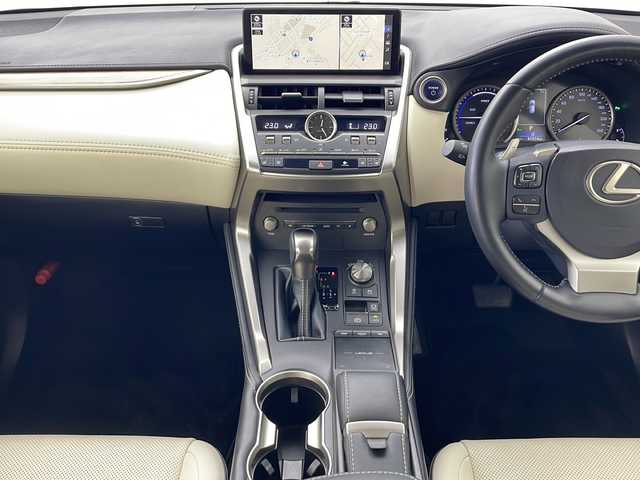 レクサス ＮＸ 300h バージョンL 秋田県 2018(平30)年 4.2万km グラファイトブラックガラスフレーク 4WD/ルーフレール/純正ナビ/（CD/DVD/BT/フルセグ）/オートクルーズコントロール/レザーシート/前後席シートヒーター/シートベンチレーション/前席パワーシート/ステアリングヒーター/ETC2.0 /電動リアゲート/スマートキー/スペアキー/電動パーキングブレーキ/ブレーキホールド/LEDヘッドライト/純正アルミホイール/コーナーセンサー