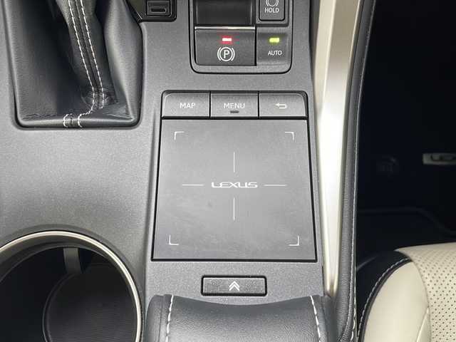 レクサス ＮＸ 300h バージョンL 秋田県 2018(平30)年 4.2万km グラファイトブラックガラスフレーク 4WD/ルーフレール/純正ナビ/（CD/DVD/BT/フルセグ）/オートクルーズコントロール/レザーシート/前後席シートヒーター/シートベンチレーション/前席パワーシート/ステアリングヒーター/ETC2.0 /電動リアゲート/スマートキー/スペアキー/電動パーキングブレーキ/ブレーキホールド/LEDヘッドライト/純正アルミホイール/コーナーセンサー