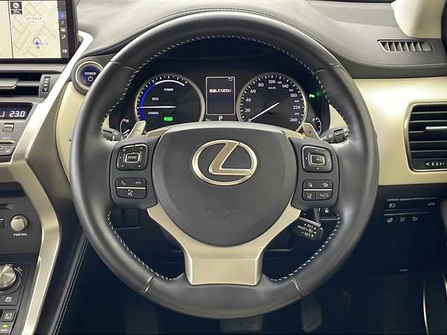 レクサス ＮＸ 300h バージョンL 秋田県 2018(平30)年 4.2万km グラファイトブラックガラスフレーク 4WD/ルーフレール/純正ナビ/（CD/DVD/BT/フルセグ）/オートクルーズコントロール/レザーシート/前後席シートヒーター/シートベンチレーション/前席パワーシート/ステアリングヒーター/ETC2.0 /電動リアゲート/スマートキー/スペアキー/電動パーキングブレーキ/ブレーキホールド/LEDヘッドライト/純正アルミホイール/コーナーセンサー