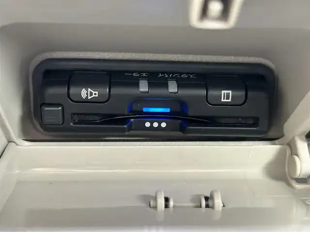 ホンダ Ｎ ＢＯＸ 愛知県 2024(令6)年 1.2万km プラチナホワイトパール /純正メモリナビ//純正フルセグTV//AM/FM/TV/BT/iPod/USB//バックカメラ//ETC//両側パワースライドドア//Honda SENSING//追従機能付きクルーズコントロール//衝突被害軽減ブレーキ//踏み間違い衝突軽減システム//先行発進お知らせ機能//踏外逸脱抑制機能//歩行者事故低減ステアリング//標識認識機能//オートハイビーム//パーキングセンサーシステム//レーンアシスト//電動パーキングブレーキ//オートマチックブレーキホールド//ECONスイッチ//ヘッドライトレベリングダイヤル//コンビニフック付きシートバックテーブル//オートリトラミラー//純正LEDオートライト//純正フロアマット//スライドドアウィンドウサンシェード//ドアバイザー//ISOFIX//イモビライザー//スマートキー//スペアキー1本//ダブル/サイド/カーテンエアバック//取扱説明書//保証書