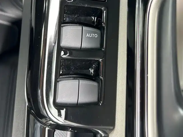 ホンダ Ｎ ＢＯＸ 愛知県 2024(令6)年 1.2万km プラチナホワイトパール /純正メモリナビ//純正フルセグTV//AM/FM/TV/BT/iPod/USB//バックカメラ//ETC//両側パワースライドドア//Honda SENSING//追従機能付きクルーズコントロール//衝突被害軽減ブレーキ//踏み間違い衝突軽減システム//先行発進お知らせ機能//踏外逸脱抑制機能//歩行者事故低減ステアリング//標識認識機能//オートハイビーム//パーキングセンサーシステム//レーンアシスト//電動パーキングブレーキ//オートマチックブレーキホールド//ECONスイッチ//ヘッドライトレベリングダイヤル//コンビニフック付きシートバックテーブル//オートリトラミラー//純正LEDオートライト//純正フロアマット//スライドドアウィンドウサンシェード//ドアバイザー//ISOFIX//イモビライザー//スマートキー//スペアキー1本//ダブル/サイド/カーテンエアバック//取扱説明書//保証書