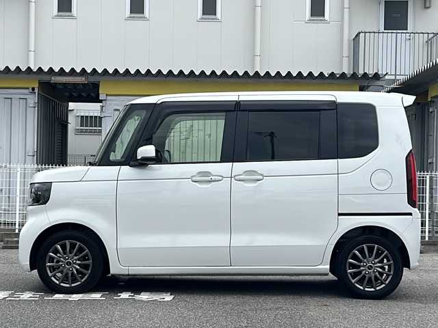 ホンダ Ｎ ＢＯＸ 愛知県 2024(令6)年 1.2万km プラチナホワイトパール /純正メモリナビ//純正フルセグTV//AM/FM/TV/BT/iPod/USB//バックカメラ//ETC//両側パワースライドドア//Honda SENSING//追従機能付きクルーズコントロール//衝突被害軽減ブレーキ//踏み間違い衝突軽減システム//先行発進お知らせ機能//踏外逸脱抑制機能//歩行者事故低減ステアリング//標識認識機能//オートハイビーム//パーキングセンサーシステム//レーンアシスト//電動パーキングブレーキ//オートマチックブレーキホールド//ECONスイッチ//ヘッドライトレベリングダイヤル//コンビニフック付きシートバックテーブル//オートリトラミラー//純正LEDオートライト//純正フロアマット//スライドドアウィンドウサンシェード//ドアバイザー//ISOFIX//イモビライザー//スマートキー//スペアキー1本//ダブル/サイド/カーテンエアバック//取扱説明書//保証書