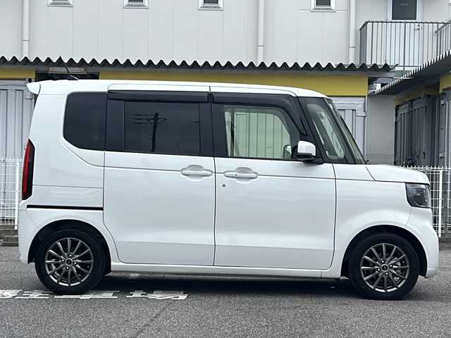 ホンダ Ｎ ＢＯＸ 愛知県 2024(令6)年 1.2万km プラチナホワイトパール /純正メモリナビ//純正フルセグTV//AM/FM/TV/BT/iPod/USB//バックカメラ//ETC//両側パワースライドドア//Honda SENSING//追従機能付きクルーズコントロール//衝突被害軽減ブレーキ//踏み間違い衝突軽減システム//先行発進お知らせ機能//踏外逸脱抑制機能//歩行者事故低減ステアリング//標識認識機能//オートハイビーム//パーキングセンサーシステム//レーンアシスト//電動パーキングブレーキ//オートマチックブレーキホールド//ECONスイッチ//ヘッドライトレベリングダイヤル//コンビニフック付きシートバックテーブル//オートリトラミラー//純正LEDオートライト//純正フロアマット//スライドドアウィンドウサンシェード//ドアバイザー//ISOFIX//イモビライザー//スマートキー//スペアキー1本//ダブル/サイド/カーテンエアバック//取扱説明書//保証書