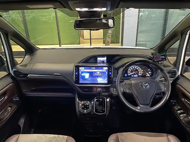 トヨタ エスクァイア Gi プレミアムパッケージ 香川県 2018(平30)年 4.8万km ホワイトパールクリスタルシャイン 登録時走行距離；48004km/社外ナビ【アルパイン11インチ】/後席モニター/ETC/バックカメラ/両側パワースライドドア/プリクラッシュセーフティー/クルーズコントロール/レーンディパーチャーアラート/オートマチックハイビーム/コーナーセンサー/LEDヘッドライト/純正フロアマット/純正AW15インチ/ステアリングリモコン/ステアリングヒーター/シートヒーター/スマートキー/プッシュスタート