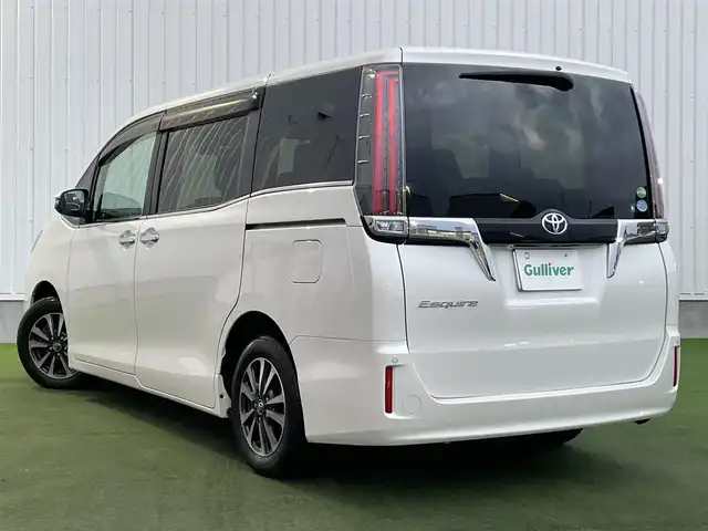 トヨタ エスクァイア Gi プレミアムパッケージ 香川県 2018(平30)年 4.8万km ホワイトパールクリスタルシャイン 登録時走行距離；48004km/社外ナビ【アルパイン11インチ】/後席モニター/ETC/バックカメラ/両側パワースライドドア/プリクラッシュセーフティー/クルーズコントロール/レーンディパーチャーアラート/オートマチックハイビーム/コーナーセンサー/LEDヘッドライト/純正フロアマット/純正AW15インチ/ステアリングリモコン/ステアリングヒーター/シートヒーター/スマートキー/プッシュスタート