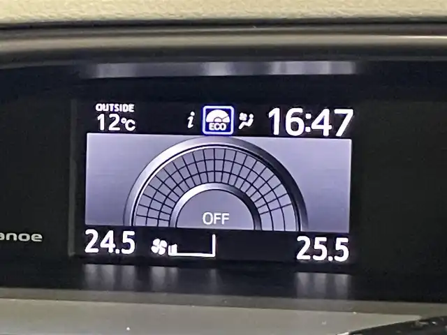 トヨタ エスクァイア Gi プレミアムパッケージ 香川県 2018(平30)年 4.8万km ホワイトパールクリスタルシャイン 登録時走行距離；48004km/社外ナビ【アルパイン11インチ】/後席モニター/ETC/バックカメラ/両側パワースライドドア/プリクラッシュセーフティー/クルーズコントロール/レーンディパーチャーアラート/オートマチックハイビーム/コーナーセンサー/LEDヘッドライト/純正フロアマット/純正AW15インチ/ステアリングリモコン/ステアリングヒーター/シートヒーター/スマートキー/プッシュスタート