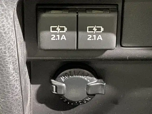 トヨタ エスクァイア Gi プレミアムパッケージ 香川県 2018(平30)年 4.8万km ホワイトパールクリスタルシャイン 登録時走行距離；48004km/社外ナビ【アルパイン11インチ】/後席モニター/ETC/バックカメラ/両側パワースライドドア/プリクラッシュセーフティー/クルーズコントロール/レーンディパーチャーアラート/オートマチックハイビーム/コーナーセンサー/LEDヘッドライト/純正フロアマット/純正AW15インチ/ステアリングリモコン/ステアリングヒーター/シートヒーター/スマートキー/プッシュスタート