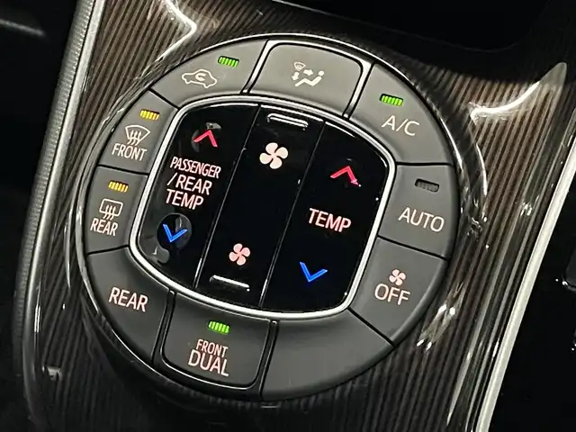 トヨタ エスクァイア Gi プレミアムパッケージ 香川県 2018(平30)年 4.8万km ホワイトパールクリスタルシャイン 登録時走行距離；48004km/社外ナビ【アルパイン11インチ】/後席モニター/ETC/バックカメラ/両側パワースライドドア/プリクラッシュセーフティー/クルーズコントロール/レーンディパーチャーアラート/オートマチックハイビーム/コーナーセンサー/LEDヘッドライト/純正フロアマット/純正AW15インチ/ステアリングリモコン/ステアリングヒーター/シートヒーター/スマートキー/プッシュスタート