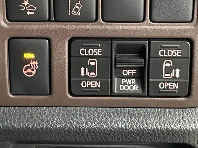 トヨタ エスクァイア Gi プレミアムパッケージ 香川県 2018(平30)年 4.8万km ホワイトパールクリスタルシャイン 登録時走行距離；48004km/社外ナビ【アルパイン11インチ】/後席モニター/ETC/バックカメラ/両側パワースライドドア/プリクラッシュセーフティー/クルーズコントロール/レーンディパーチャーアラート/オートマチックハイビーム/コーナーセンサー/LEDヘッドライト/純正フロアマット/純正AW15インチ/ステアリングリモコン/ステアリングヒーター/シートヒーター/スマートキー/プッシュスタート