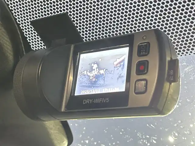 トヨタ エスクァイア Gi プレミアムパッケージ 香川県 2018(平30)年 4.8万km ホワイトパールクリスタルシャイン 登録時走行距離；48004km/社外ナビ【アルパイン11インチ】/後席モニター/ETC/バックカメラ/両側パワースライドドア/プリクラッシュセーフティー/クルーズコントロール/レーンディパーチャーアラート/オートマチックハイビーム/コーナーセンサー/LEDヘッドライト/純正フロアマット/純正AW15インチ/ステアリングリモコン/ステアリングヒーター/シートヒーター/スマートキー/プッシュスタート