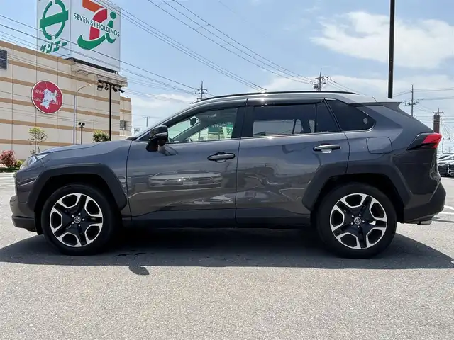 トヨタ ＲＡＶ４ アドベンチャー 宮城県 2019(令1)年 5.8万km アッシュグレーメタリック/ グレーメタリック 走行距離:58032km/ダイナミックトルクベクタリング4WD/パノラマムーンルーフ/純正9型ナビ(BT/CD/DVD)/フルセグTV/バックカメラ/ビルトインETC/レーダークルーズコントロール/インテリジェントクリアランスソナー/セーフティセンス/・プリクラッシュセーフティ/・レーントレーシングアシスト/・オートマチックハイビーム/・ロードサインアシスト/・先行車発進告知機能/ダウンヒルアシストコントロール/自動防眩インナーミラー/3灯式LEDヘッドランプ/ステアリングスイッチ/ブラック合皮スポーティシート/運転席パワーシート/純正フロアマット/ルーフレール/純正19インチアルミホイール/スマートエントリー/スタートシステム/ダブルツィーターシステム