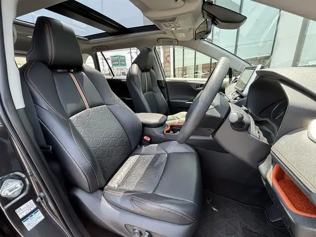 トヨタ ＲＡＶ４ アドベンチャー 宮城県 2019(令1)年 5.8万km アッシュグレーメタリック/ グレーメタリック 走行距離:58032km/ダイナミックトルクベクタリング4WD/パノラマムーンルーフ/純正9型ナビ(BT/CD/DVD)/フルセグTV/バックカメラ/ビルトインETC/レーダークルーズコントロール/インテリジェントクリアランスソナー/セーフティセンス/・プリクラッシュセーフティ/・レーントレーシングアシスト/・オートマチックハイビーム/・ロードサインアシスト/・先行車発進告知機能/ダウンヒルアシストコントロール/自動防眩インナーミラー/3灯式LEDヘッドランプ/ステアリングスイッチ/ブラック合皮スポーティシート/運転席パワーシート/純正フロアマット/ルーフレール/純正19インチアルミホイール/スマートエントリー/スタートシステム/ダブルツィーターシステム