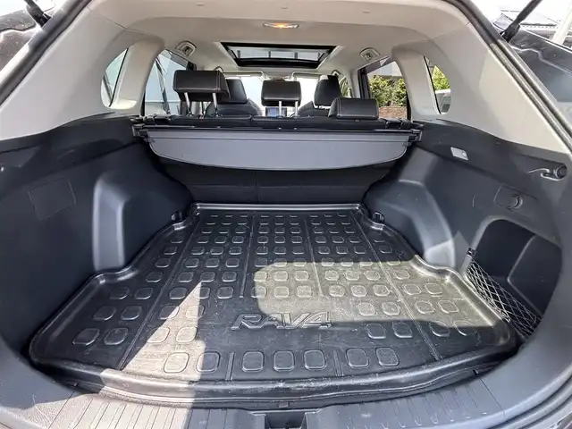 トヨタ ＲＡＶ４ アドベンチャー 宮城県 2019(令1)年 5.8万km アッシュグレーメタリック/ グレーメタリック 走行距離:58032km/ダイナミックトルクベクタリング4WD/パノラマムーンルーフ/純正9型ナビ(BT/CD/DVD)/フルセグTV/バックカメラ/ビルトインETC/レーダークルーズコントロール/インテリジェントクリアランスソナー/セーフティセンス/・プリクラッシュセーフティ/・レーントレーシングアシスト/・オートマチックハイビーム/・ロードサインアシスト/・先行車発進告知機能/ダウンヒルアシストコントロール/自動防眩インナーミラー/3灯式LEDヘッドランプ/ステアリングスイッチ/ブラック合皮スポーティシート/運転席パワーシート/純正フロアマット/ルーフレール/純正19インチアルミホイール/スマートエントリー/スタートシステム/ダブルツィーターシステム