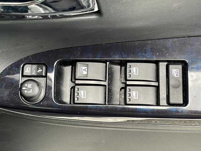 ダイハツ タント カスタム RS トップED SA Ⅲ 愛知県 2018(平30)年 6.4万km パールホワイトⅢ /禁煙車//社外メモリーナビ(パナソニック　CN-RE05D)//フルセグ/SD/BT/CD/DVD//バックカメラ//ETC//両側パワースライドドア//ドライブレコーダー(ユピテル　DRY-FH52WG)//スマートアシストIII//ターボ車//スペアスマートキー//フロアマット//ドアバイザー//ハーフレザーシート//純正15インチアルミ//2列目サンシェード//シートヒーター//LEDヘッドランプ//オートLEDヘッドライト//オートマチックハイビーム//アイドリングストップ//横滑り防止装置//盗難防止システム//本革巻きステアリング//ステアリングスイッチ//電動格納ミラー//シートリフター//フォグランプ//取扱説明書