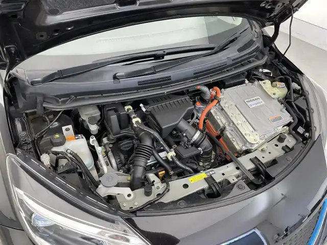 日産 ノート e－パワー X Vセレクション 滋賀県 2020(令2)年 5.4万km スーパーブラック 純正ナビ/Bluetooth/CD/DVD/SD/フルセグTV/レーンキープアシスト/衝突軽減ブレーキ/全方位カメラ/デジタルインナーミラー/ドラレコ/LEDヘッドライト/オートハイビーム/ETC/スペアキー1本