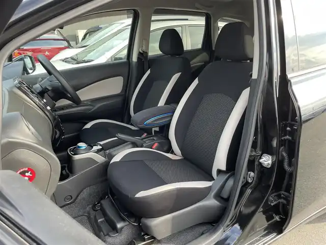 日産 ノート e－パワー X Vセレクション 滋賀県 2020(令2)年 5.4万km スーパーブラック 純正ナビ/Bluetooth/CD/DVD/SD/フルセグTV/レーンキープアシスト/衝突軽減ブレーキ/全方位カメラ/デジタルインナーミラー/ドラレコ/LEDヘッドライト/オートハイビーム/ETC/スペアキー1本