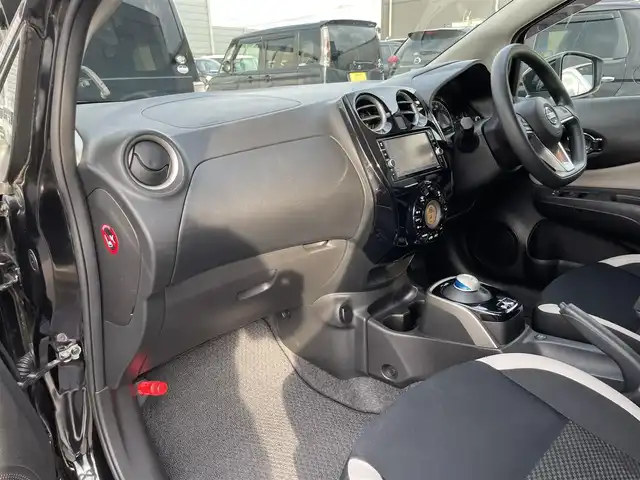 日産 ノート e－パワー X Vセレクション 滋賀県 2020(令2)年 5.4万km スーパーブラック 純正ナビ/Bluetooth/CD/DVD/SD/フルセグTV/レーンキープアシスト/衝突軽減ブレーキ/全方位カメラ/デジタルインナーミラー/ドラレコ/LEDヘッドライト/オートハイビーム/ETC/スペアキー1本