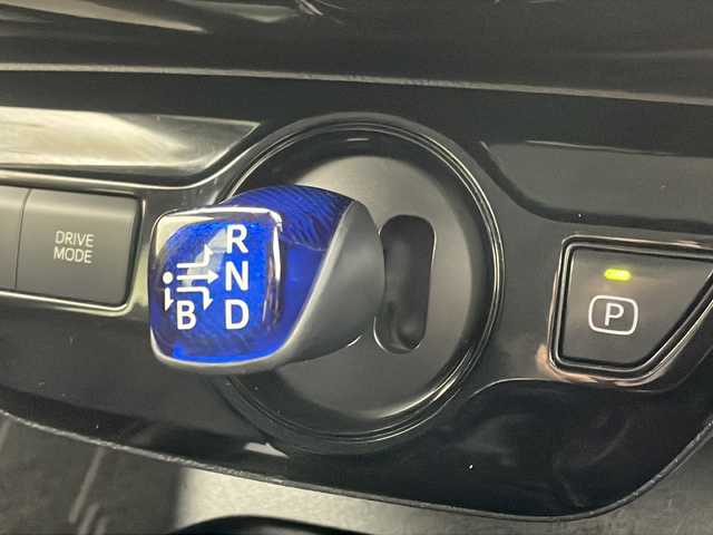 トヨタ プリウス S 茨城県 2020(令2)年 5.9万km アティチュードブラックマイカ モデリスタエアロ/社外ナビ/バックカメラ/ETC/クルーズコントロール/純正15インチアルミホイール/横滑り防止装置/コーナーセンサー/レーンアシスト/LEDヘッドライト/衝突軽減ブレーキ