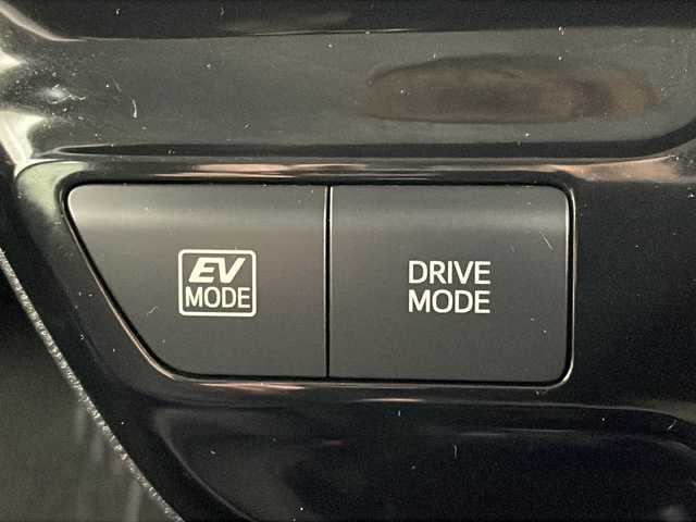 トヨタ プリウス S 茨城県 2020(令2)年 5.9万km アティチュードブラックマイカ モデリスタエアロ/社外ナビ/バックカメラ/ETC/クルーズコントロール/純正15インチアルミホイール/横滑り防止装置/コーナーセンサー/レーンアシスト/LEDヘッドライト/衝突軽減ブレーキ